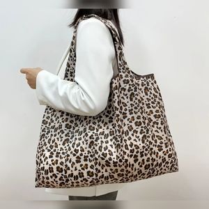 New Medium Large Capacity Tote Bag